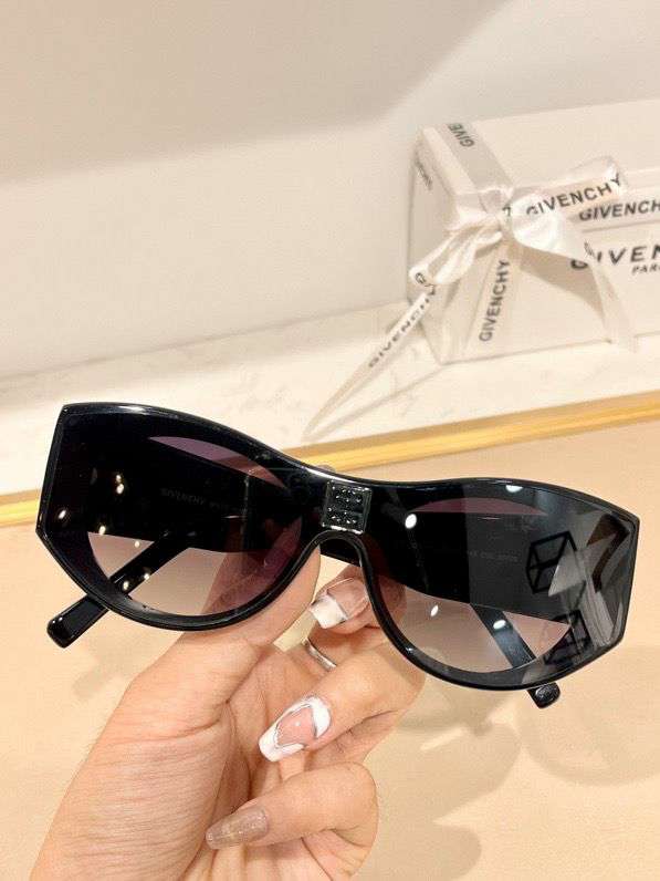 Picture of Givenchy Sunglasses _SKUfw44650221fw